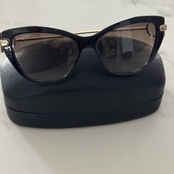 Salvatore Ferragamo Women's Cat Eye Sunglasses - SF919SA - Italy - Picture 1 of 4